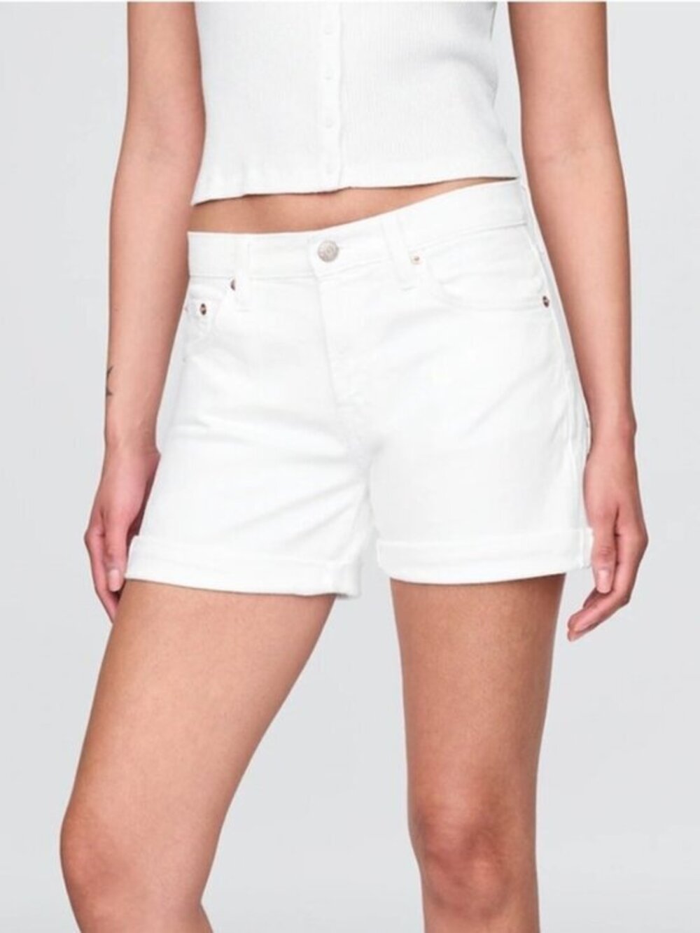 Gap White Denim Shorts Mid Rise Girlfriend Cut Size 33